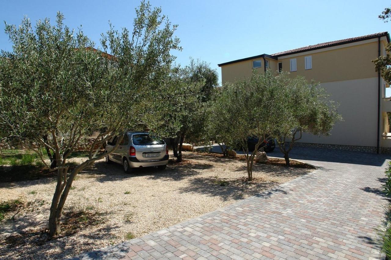 Apartments With A Parking Space Mandre, Pag - 18748 Kolan Εξωτερικό φωτογραφία