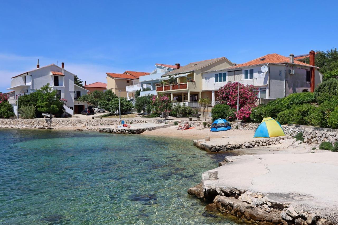 Apartments With A Parking Space Mandre, Pag - 18748 Kolan Εξωτερικό φωτογραφία