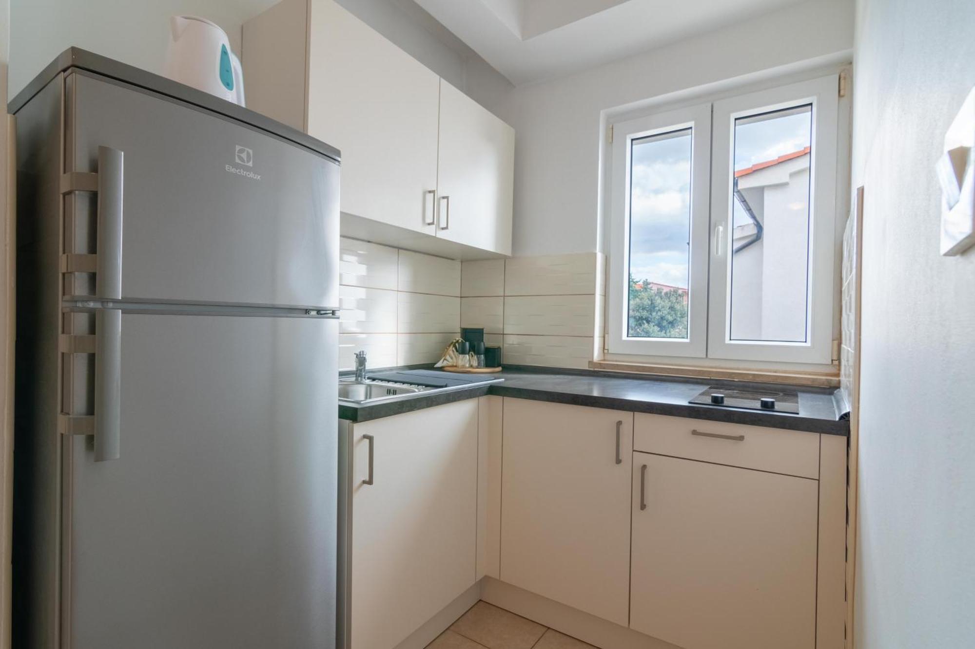 Apartments With A Parking Space Mandre, Pag - 18748 Kolan Εξωτερικό φωτογραφία