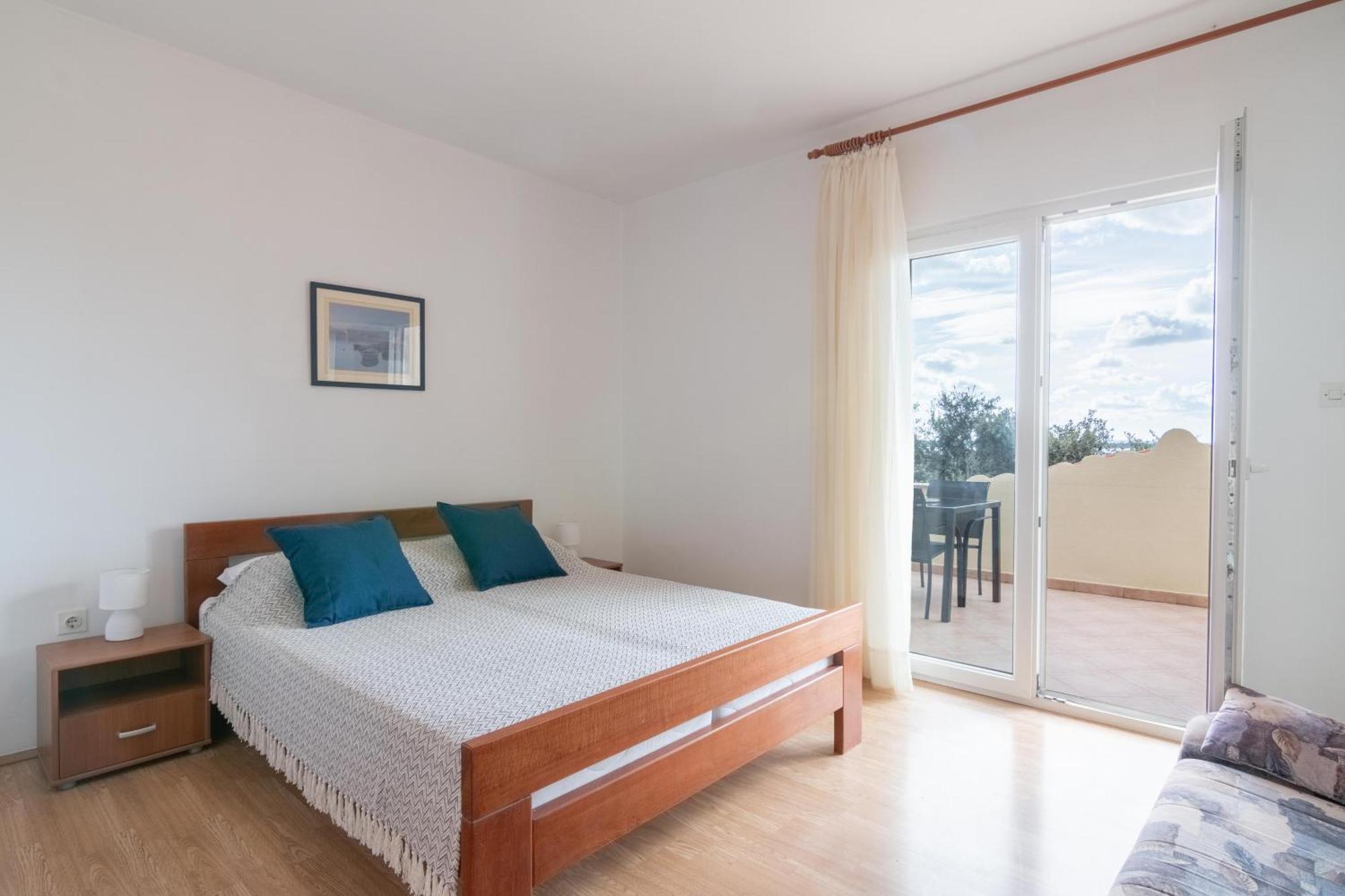 Apartments With A Parking Space Mandre, Pag - 18748 Kolan Εξωτερικό φωτογραφία