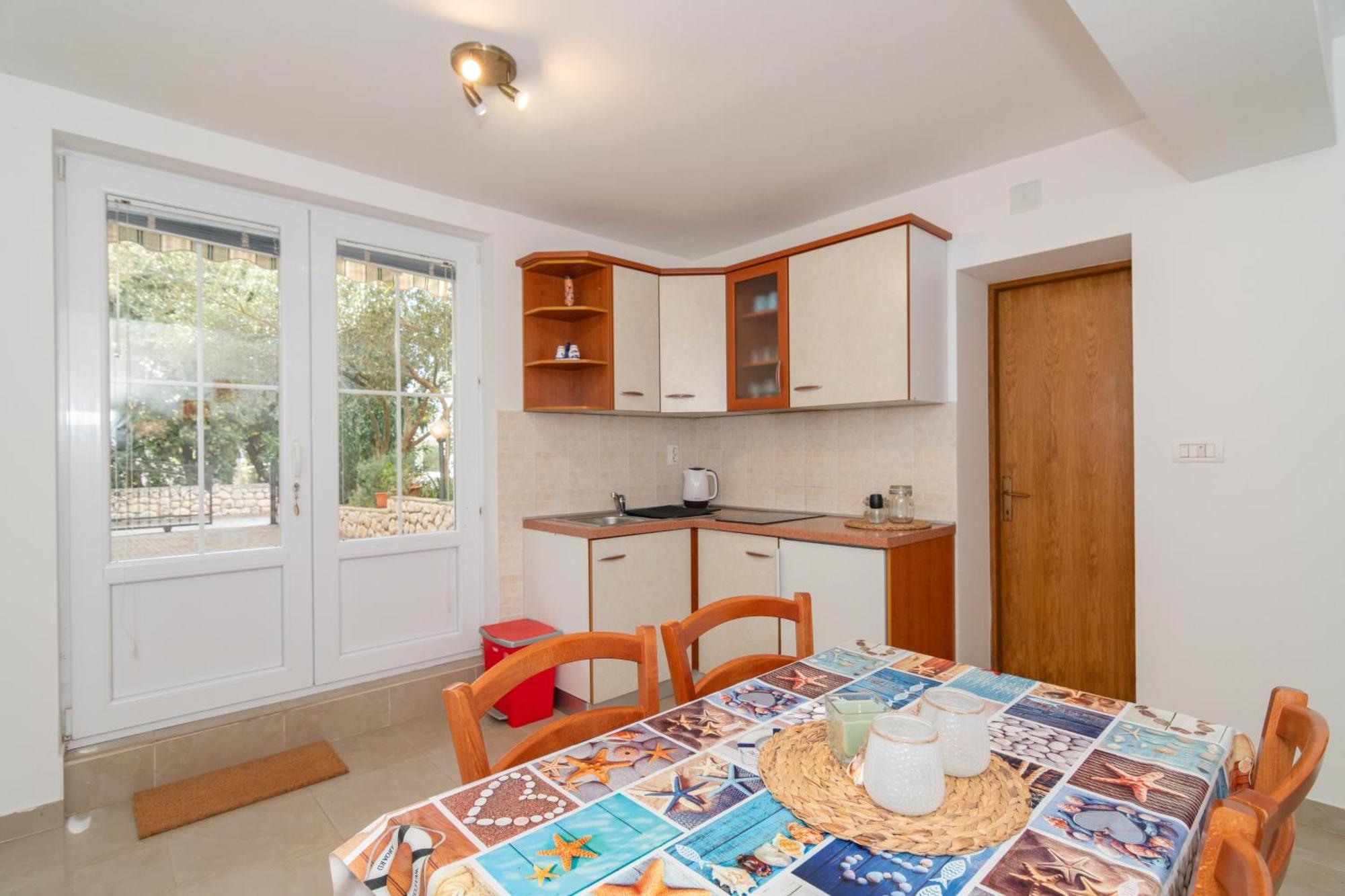Apartments With A Parking Space Mandre, Pag - 18748 Kolan Εξωτερικό φωτογραφία