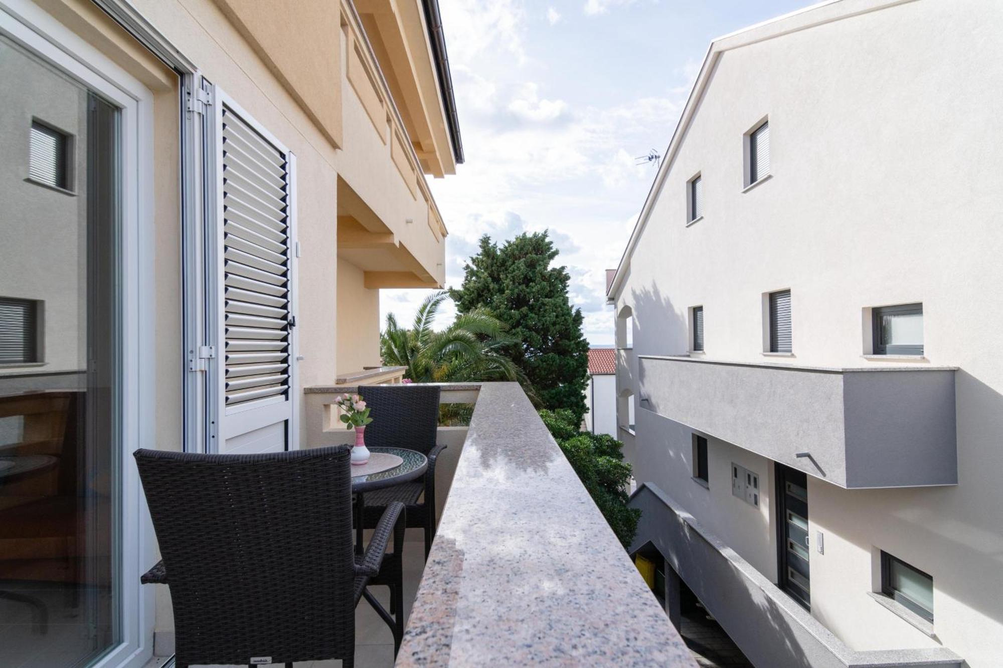 Apartments With A Parking Space Mandre, Pag - 18748 Kolan Εξωτερικό φωτογραφία