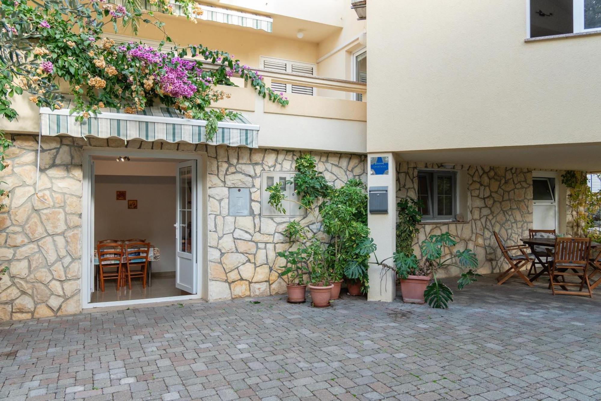 Apartments With A Parking Space Mandre, Pag - 18748 Kolan Εξωτερικό φωτογραφία