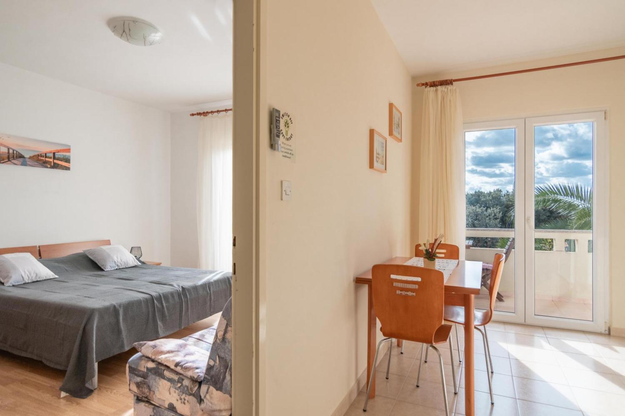 Apartments With A Parking Space Mandre, Pag - 18748 Kolan Δωμάτιο φωτογραφία